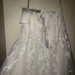 Wedding dress